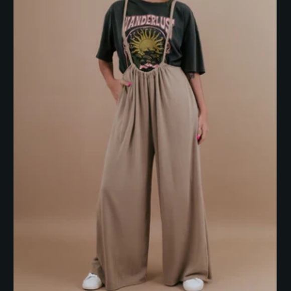 Everyday Chic Collection - Picture 10 of 13